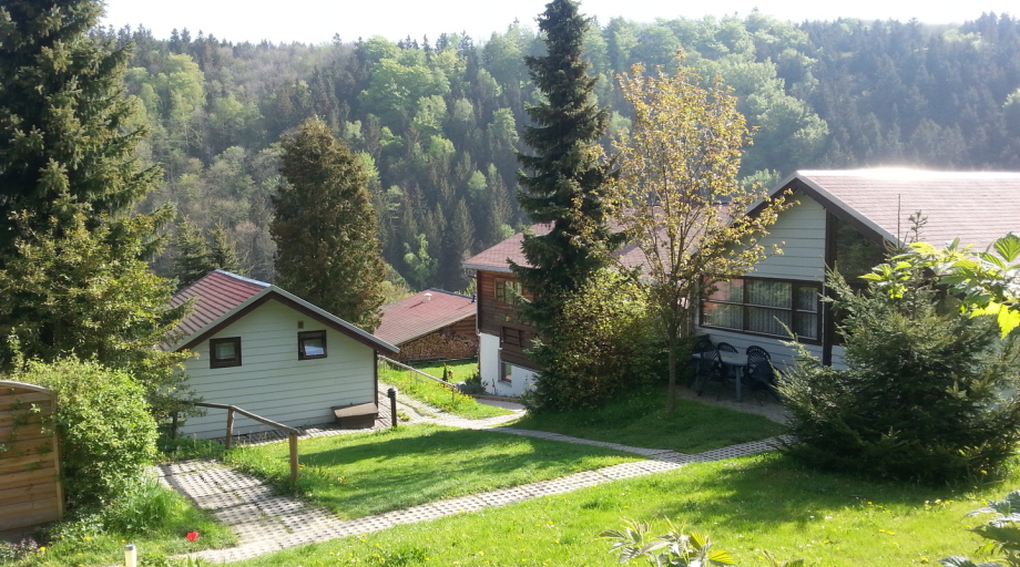 Verschiedene dänische Ferienhäuser im Feriendorf Schwarzwassertal.